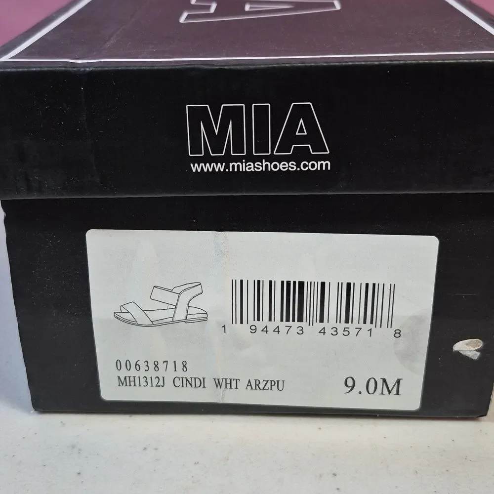 MIA Cindy Size 8M OR 9MWhite Sandal - New